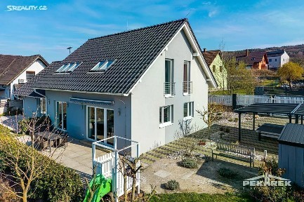 Prodej rodinného domu 179 m², pozemek 1078 m²