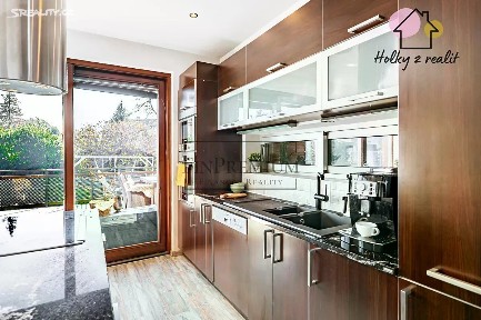 Prodej vily 316 m², pozemek 847 m²