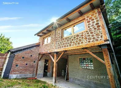 Prodej rodinného domu 190 m², pozemek 689 m²