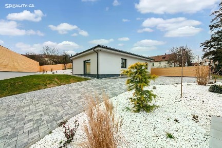 Prodej rodinného domu 228 m², pozemek 1080 m²