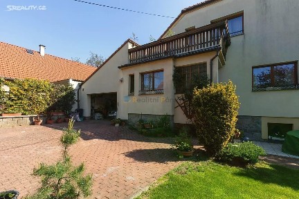 Prodej rodinného domu 294 m², pozemek 708 m²