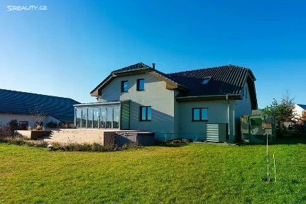 Prodej rodinného domu 336 m², pozemek 1240 m²