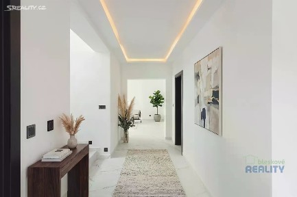 Prodej rodinného domu 256 m², pozemek 1303 m²