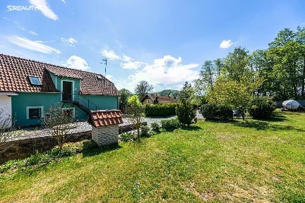 Prodej rodinného domu 260 m², pozemek 2476 m²