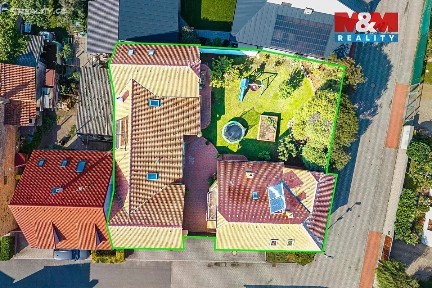Prodej rodinného domu 370 m², pozemek 648 m²
