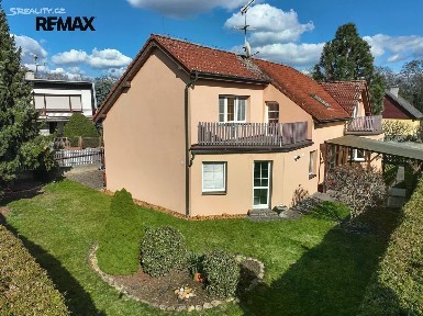 Prodej rodinného domu 290 m², pozemek 593 m²
