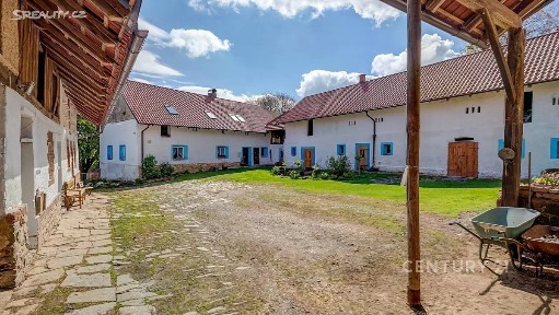 Prodej zemědělské usedlosti 105 m², pozemek 33224 m²