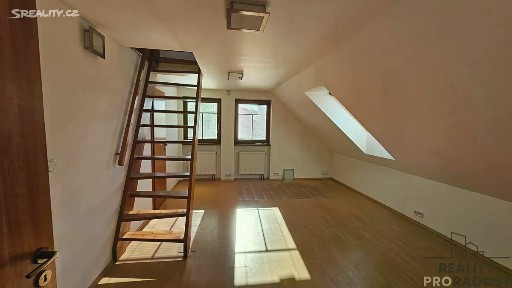 Prodej rodinného domu 369 m², pozemek 1010 m² Vestecká, Jesenice
