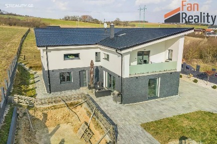 Prodej rodinného domu 210 m², pozemek 3132 m²