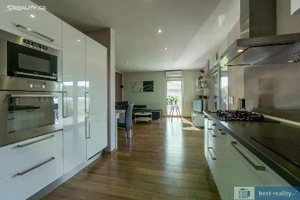 Prodej rodinného domu 146 m², pozemek 811 m²