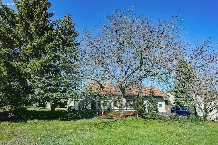 Prodej rodinného domu 130 m², pozemek 1795 m² Jeviněves