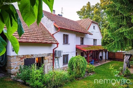 Prodej vícegeneračního domu 340 m², pozemek 1529 m²