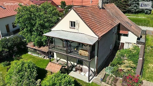 Prodej rodinného domu 210 m², pozemek 994 m²