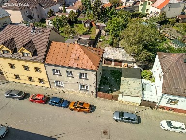 Prodej rodinného domu 198 m², pozemek 831 m²