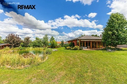 Prodej rodinného domu 290 m², pozemek 4300 m²
