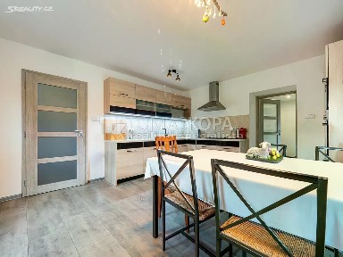 Prodej rodinného domu 157 m², pozemek 743 m²