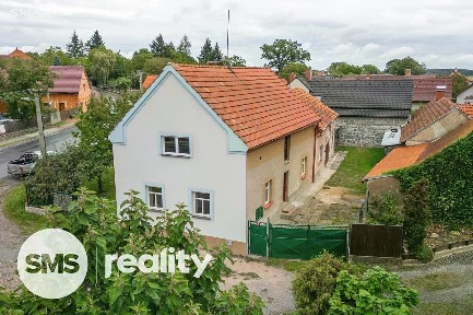 Prodej rodinného domu 180 m², pozemek 668 m²
