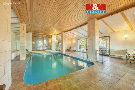 Prodej rodinného domu 240 m², pozemek 893 m²