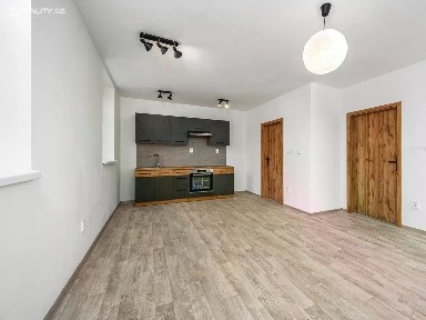 Prodej vícegeneračního domu 200 m², pozemek 151 m²