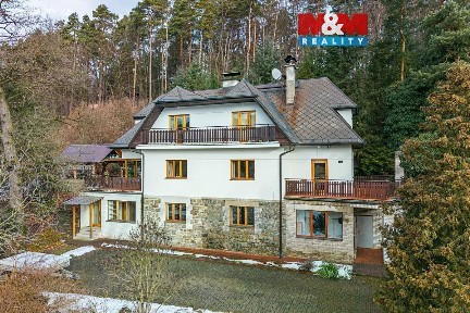 Prodej rodinného domu 312 m², pozemek 2428 m²