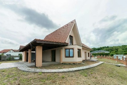 Prodej rodinného domu 218 m², pozemek 1043 m²