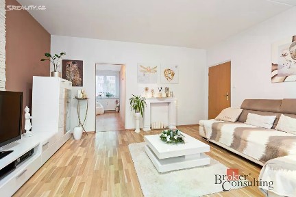 Prodej bytu 4+1 82 m² Sokolovská, Plzeň - Bolevec