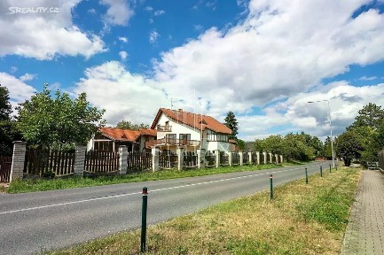 Prodej rodinného domu 400 m², pozemek 823 m²