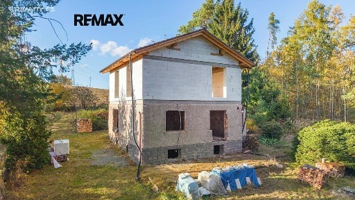Prodej rodinného domu 210 m², pozemek 2055 m²