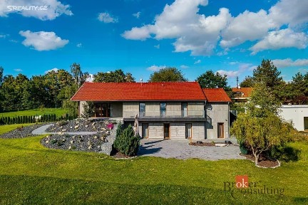 Prodej rodinného domu 298 m², pozemek 900 m²