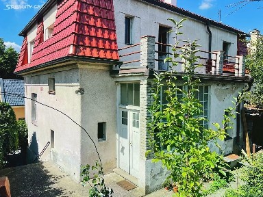 Prodej rodinného domu 280 m², pozemek 459 m²