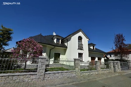 Prodej rodinného domu 510 m², pozemek 743 m²
