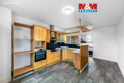 Prodej bytu 2+1 88 m² Masarykova, Plzeň - Lobzy
