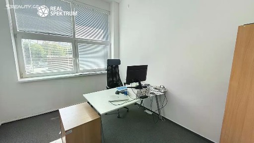 Pronájem kanceláře 200 m²