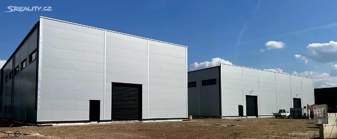 Pronájem výrobní haly, prostoru 1898 m²