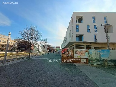 Veselí nad Moravou, Hodonín