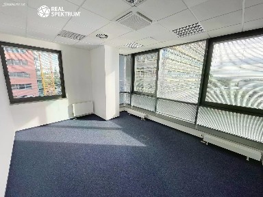 Pronájem kanceláře 640 m²