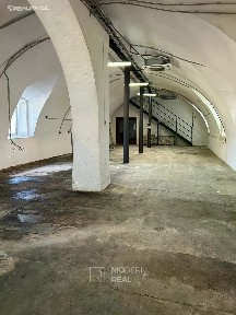 Pronájem skladového prostoru 450 m² Hajany