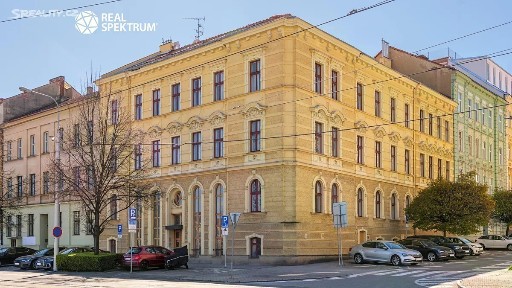 Pronájem kanceláře 1708 m²
