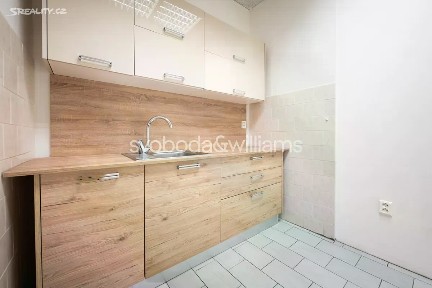 Pronájem kanceláře 221 m²