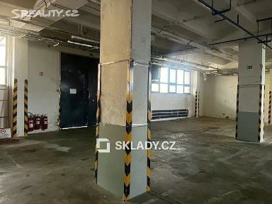 Pronájem skladového prostoru 450 m² Břeclav