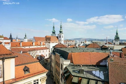 Pronájem kanceláře 527 m²