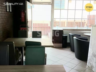 Pronájem obchodního prostoru 61 m²