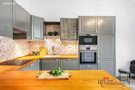 Prodej bytu 3+kk 74 m² Zborovská, Praha - Smíchov