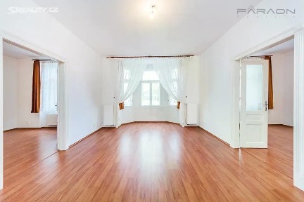 Prodej bytu 4+1 150 m² Na Plzeňce, Praha - Smíchov