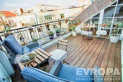 Prodej bytu 5+kk 240 m² Pplk. Sochora, Praha - Holešovice