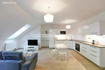 Prodej bytu 2+kk 84 m² Bubenská, Praha - Holešovice