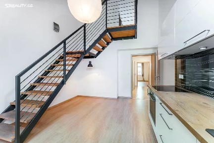 Prodej bytu 2+1 81 m² Zenklova, Praha - Libeň