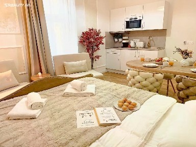Prodej bytu 1+kk 29 m² Varšavská, Praha - Vinohrady
