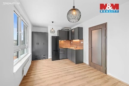 Prodej bytu 1+kk 26 m² Stočesova, Praha - Ruzyně