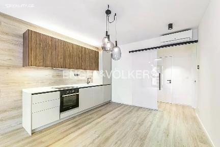 Prodej bytu 3+kk 73 m² Staropramenná, Praha - Smíchov